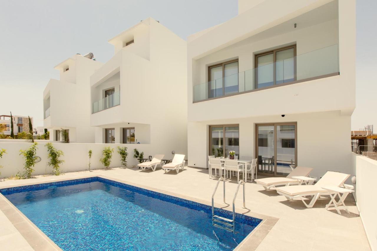 Palm Tree Villas Livadhia Buitenkant foto