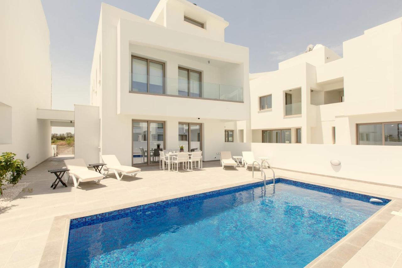 Palm Tree Villas Livadhia Buitenkant foto