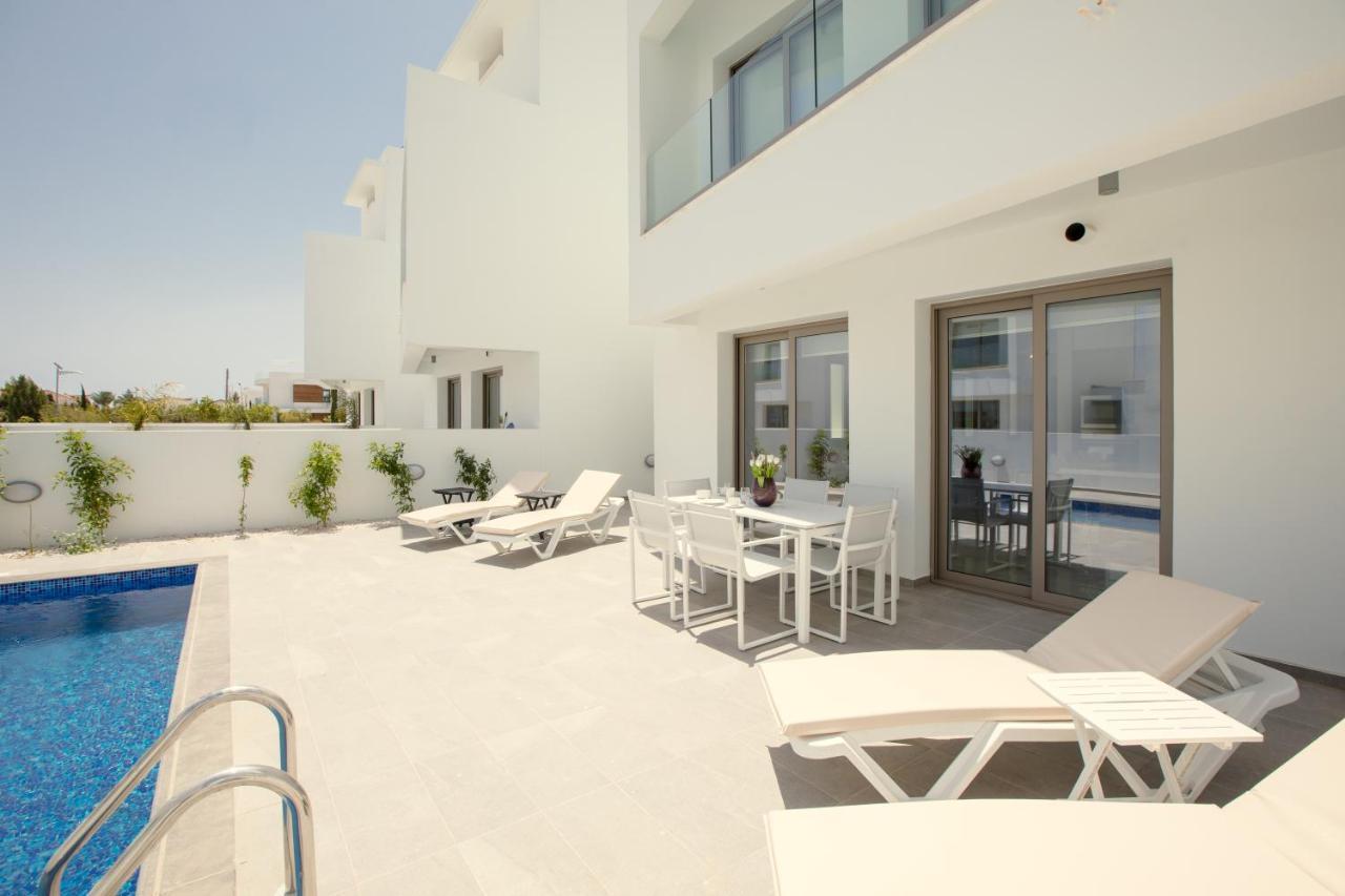 Palm Tree Villas Livadhia Buitenkant foto